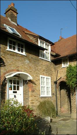 44 Asmuns Place